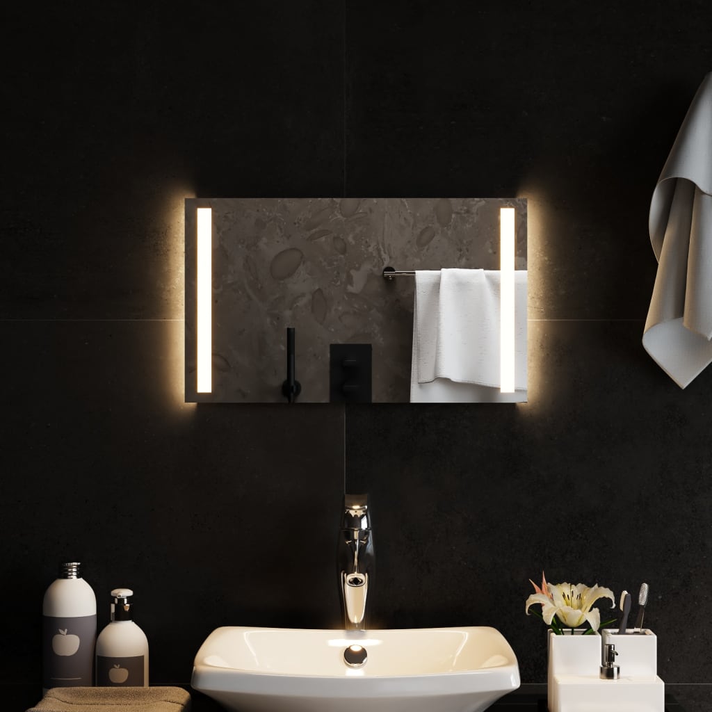 Kylpyhuoneen LED-peili 50x30 cm - Harrastajankoti.fi